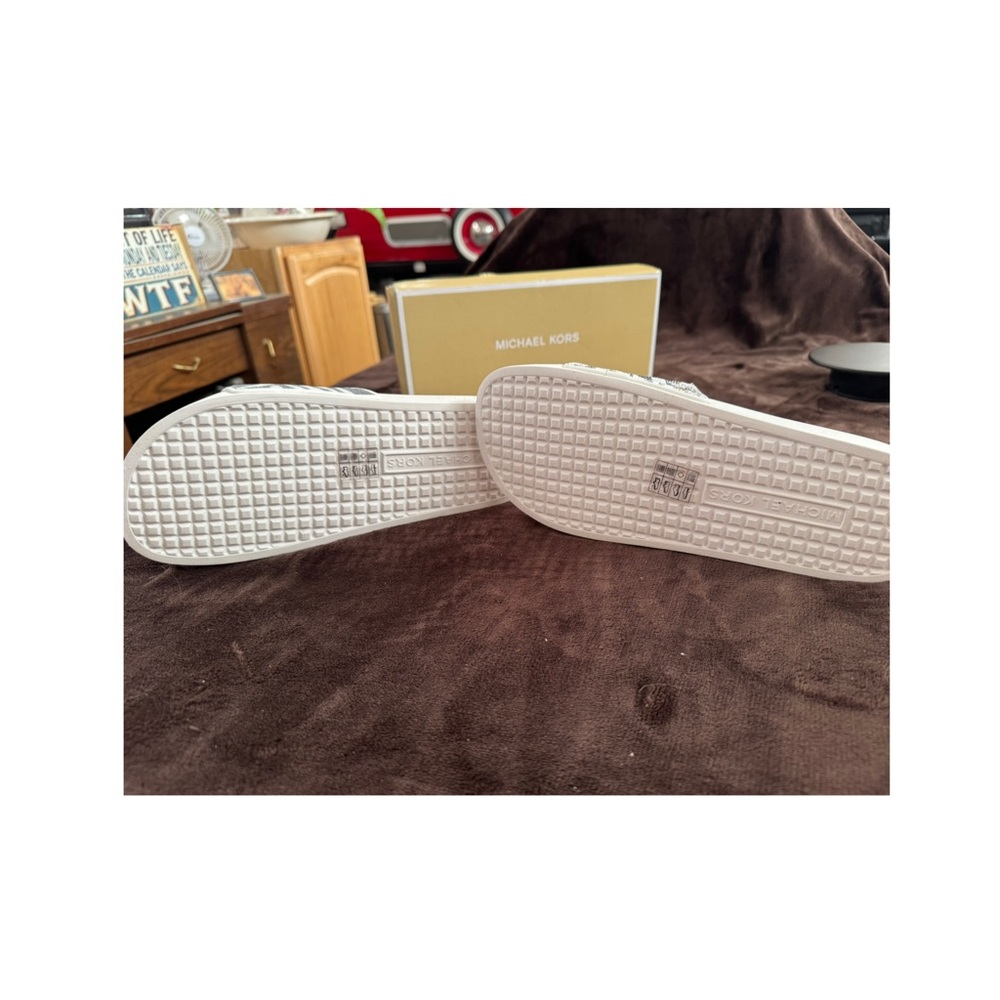Michael Kors Silver Slide  Zebra Print Sandals size 10 - Picture 6 of 7